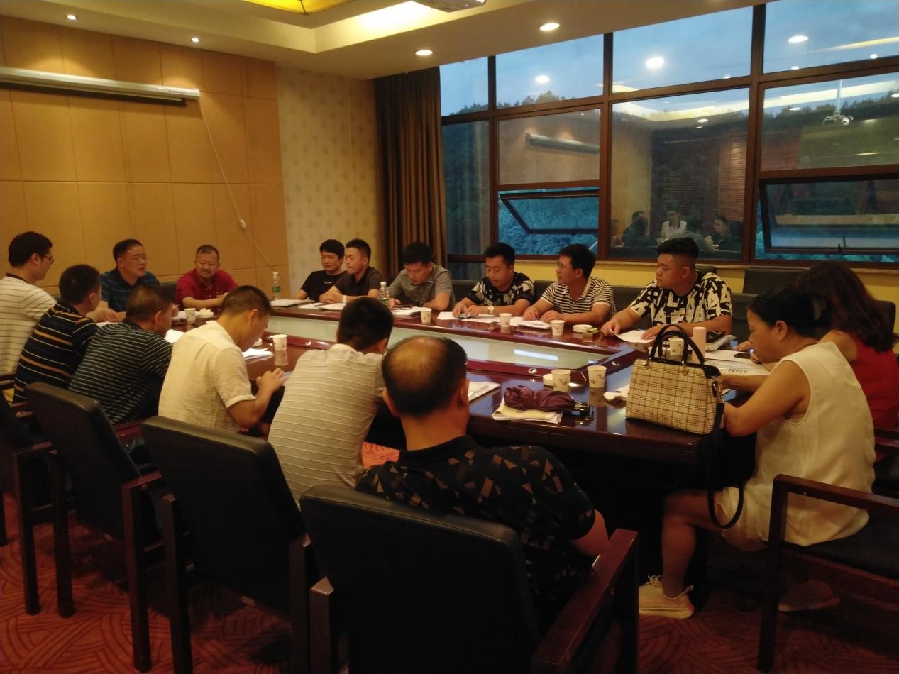 廣西團隊的小組會議，何譽軍先生親自坐鎮